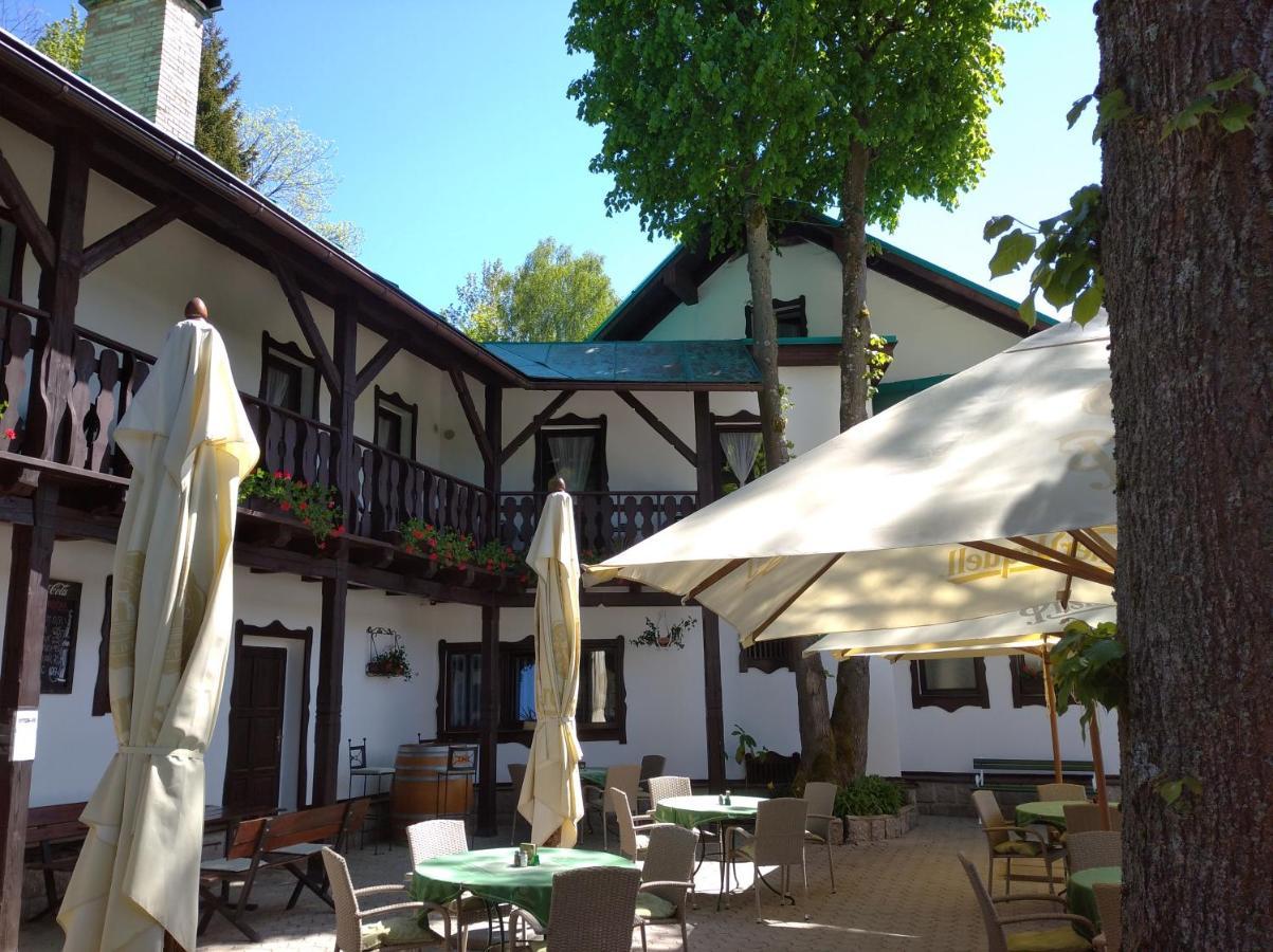 Hotel V Nebi Josefuv Dul Exterior photo